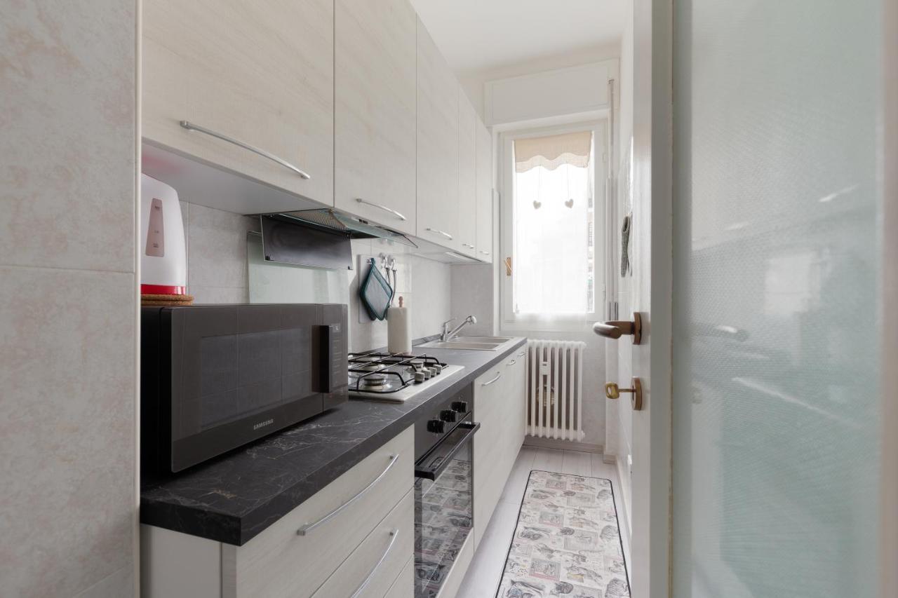 Apartment With Balcony -Bisceglie Red Line Subway Milano Eksteriør billede