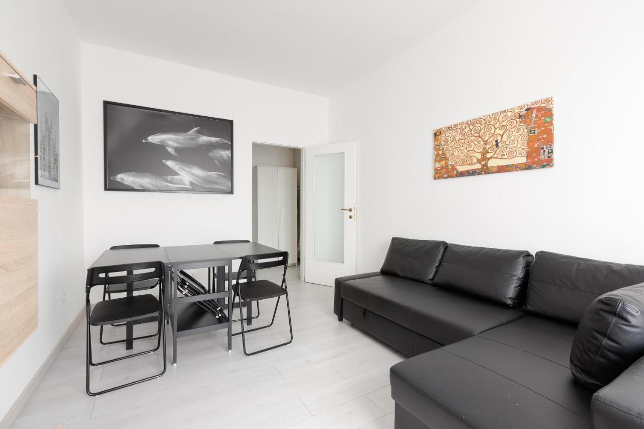Apartment With Balcony -Bisceglie Red Line Subway Milano Eksteriør billede