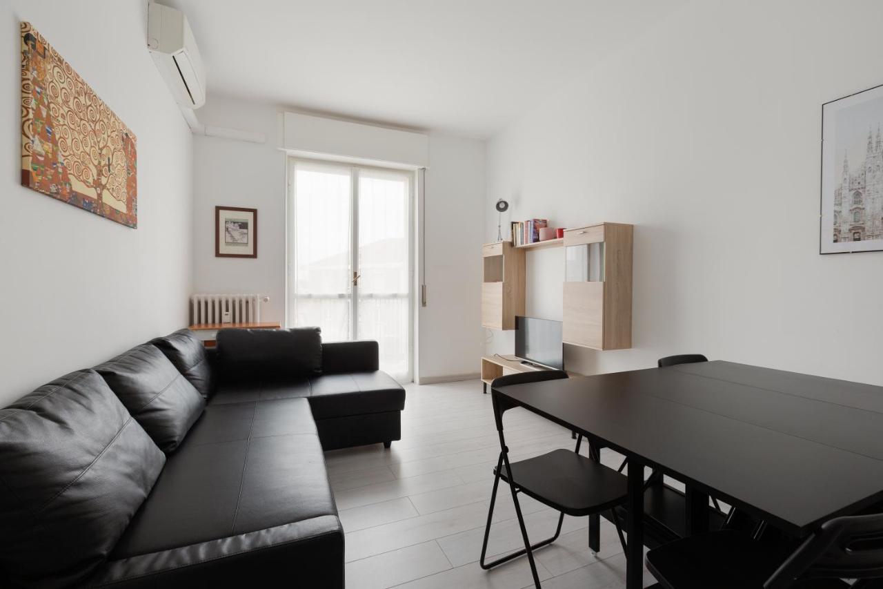 Apartment With Balcony -Bisceglie Red Line Subway Milano Eksteriør billede